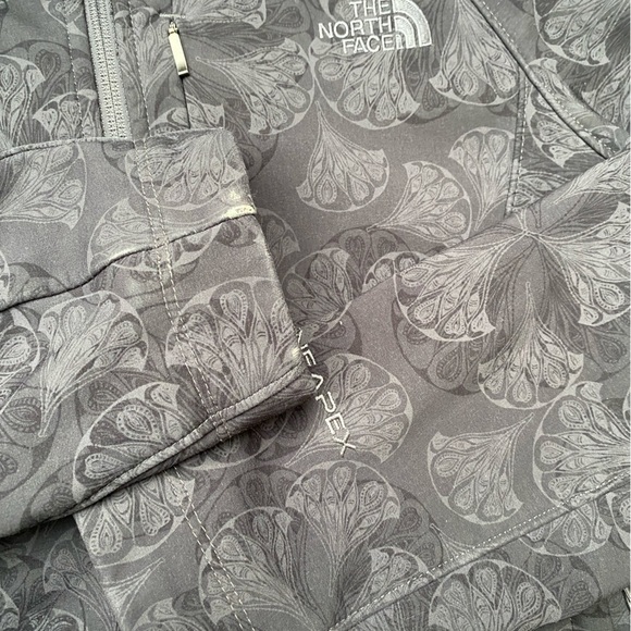 The North Face Apex Women’s Jacket Medium - Picture 7 of 13